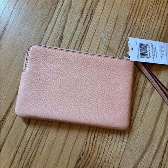 *LOW START* NWT Coach Peach Wristlet - Picture 2 of 4